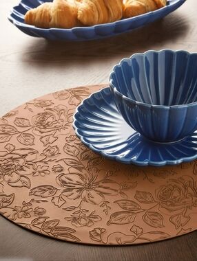 New 4Pk The Pioneer Woman Faux Leather Tan Placemats